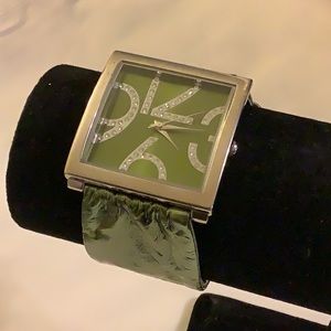 GREEN FOIL Banded Ladies Statement Watch